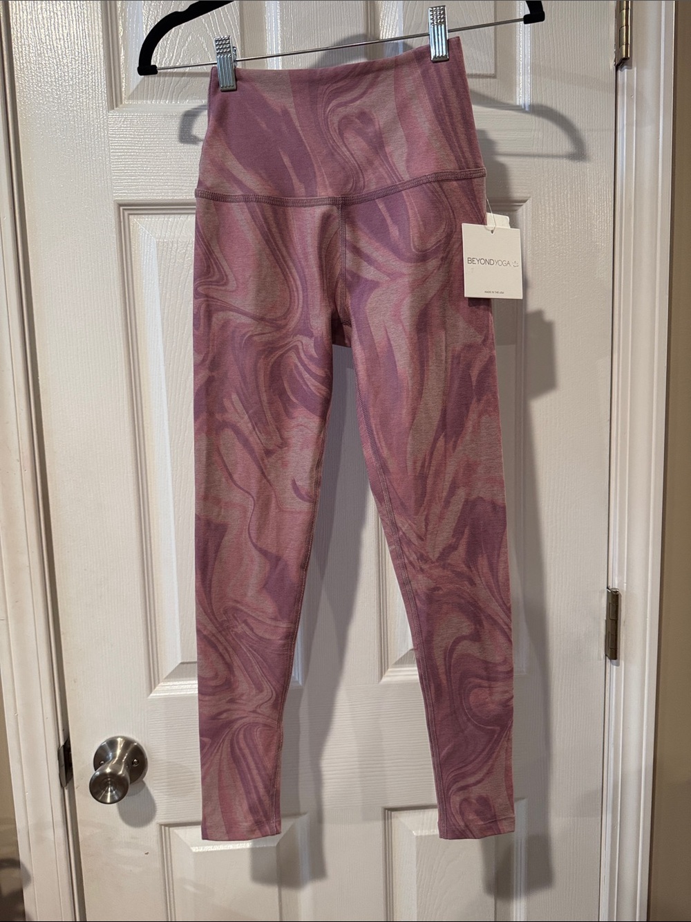 NWT Beyond Yoga Mauve Marble High-Rise Leggings